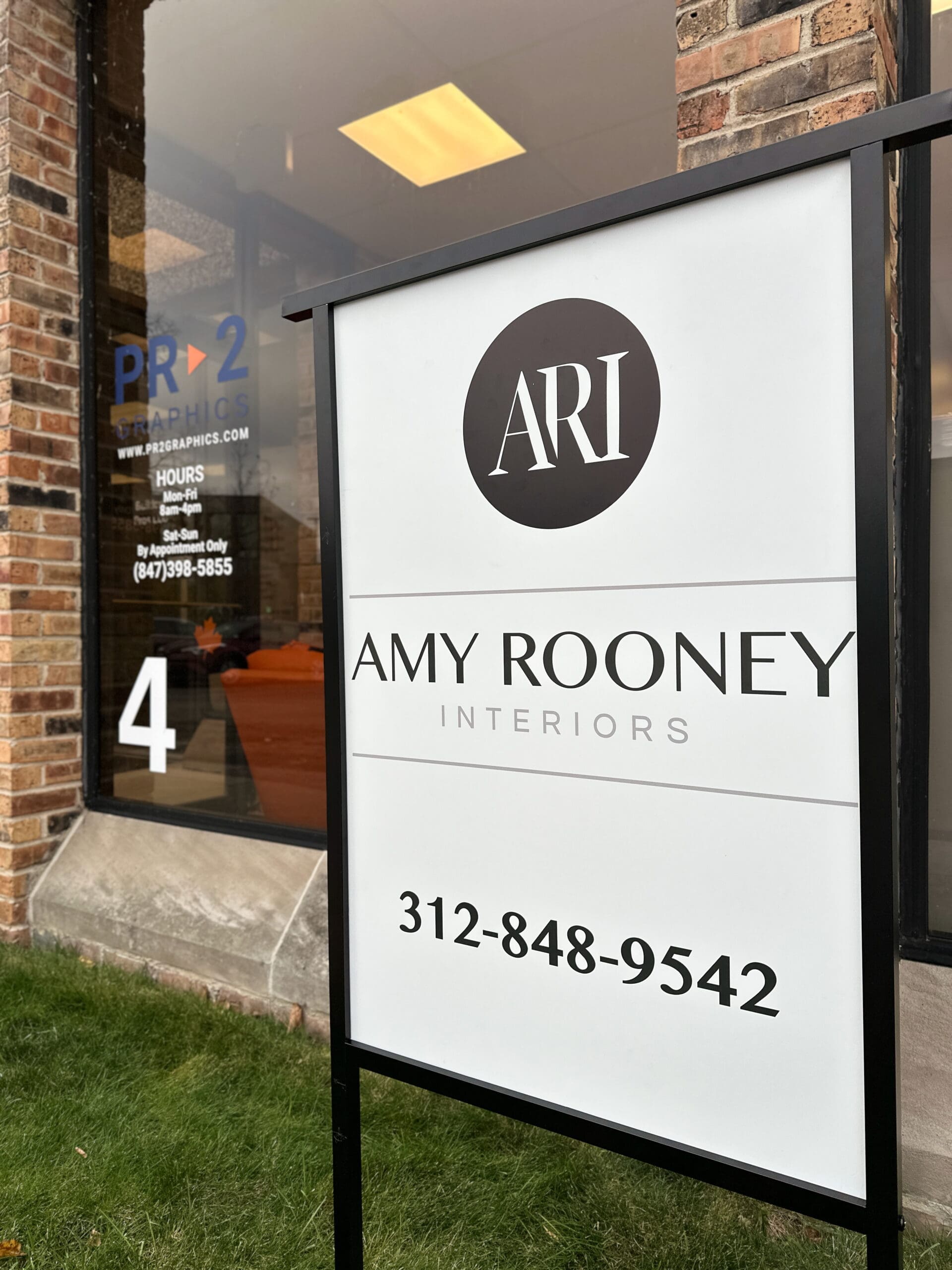 amy_rooney_sign